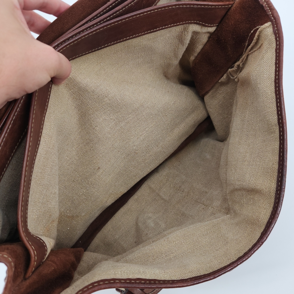 Classic Tan Leather Briefcase - Picture 15 of 16